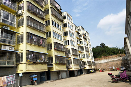 四实小常春藤3室2厅1卫72.6万95m2出售